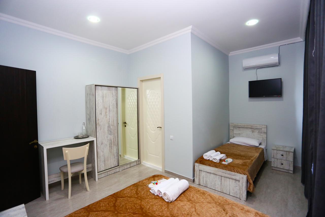 Hotel City Kutaisi Esterno foto