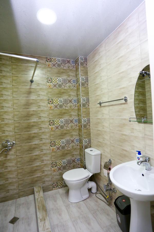 Hotel City Kutaisi Esterno foto