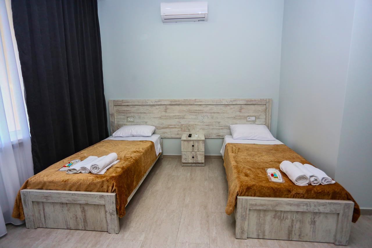Hotel City Kutaisi Esterno foto