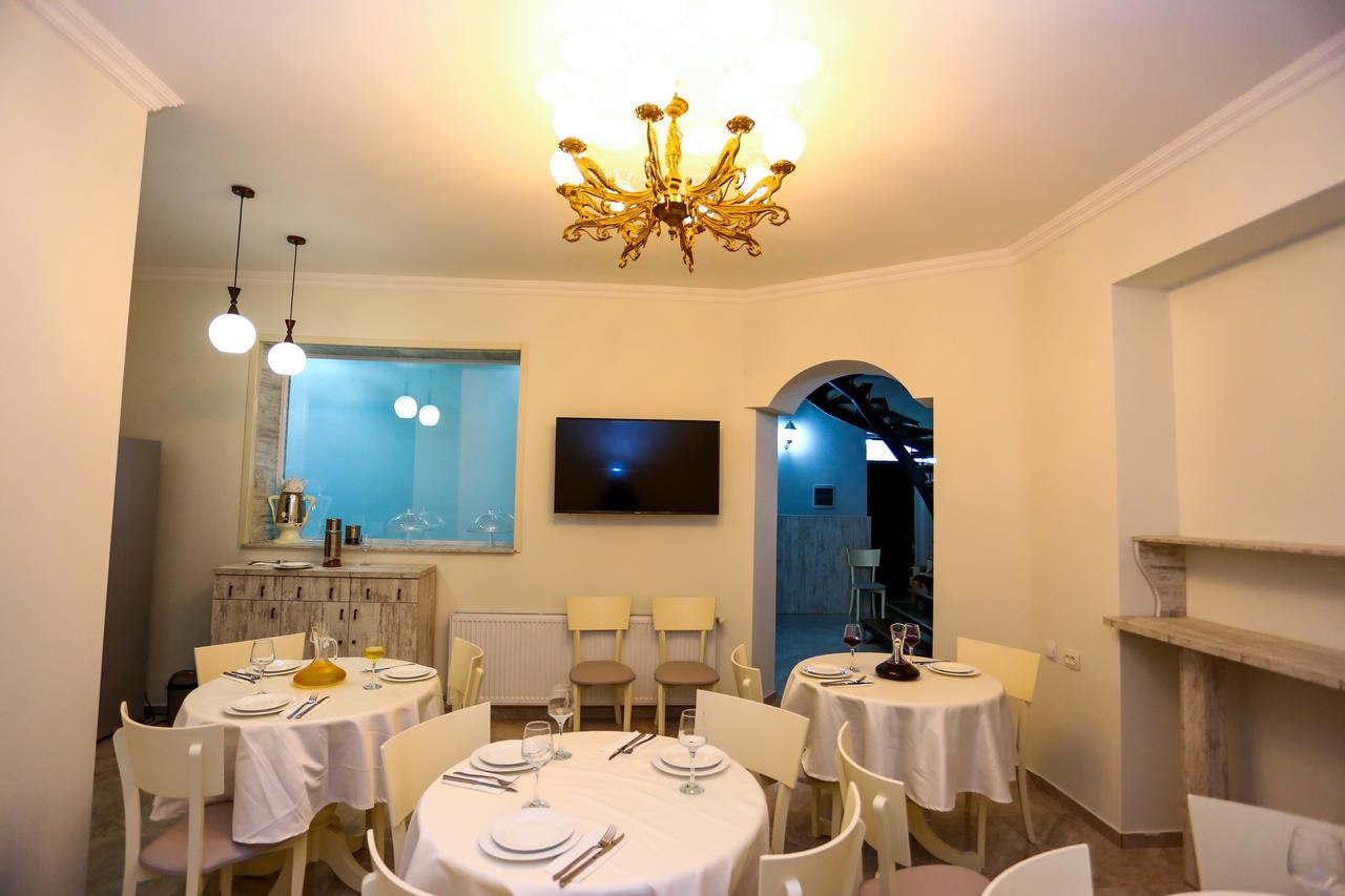 Hotel City Kutaisi Esterno foto