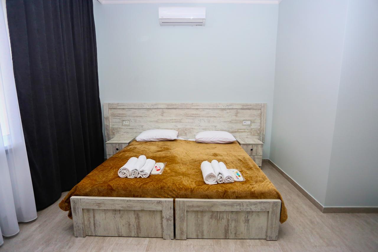 Hotel City Kutaisi Esterno foto